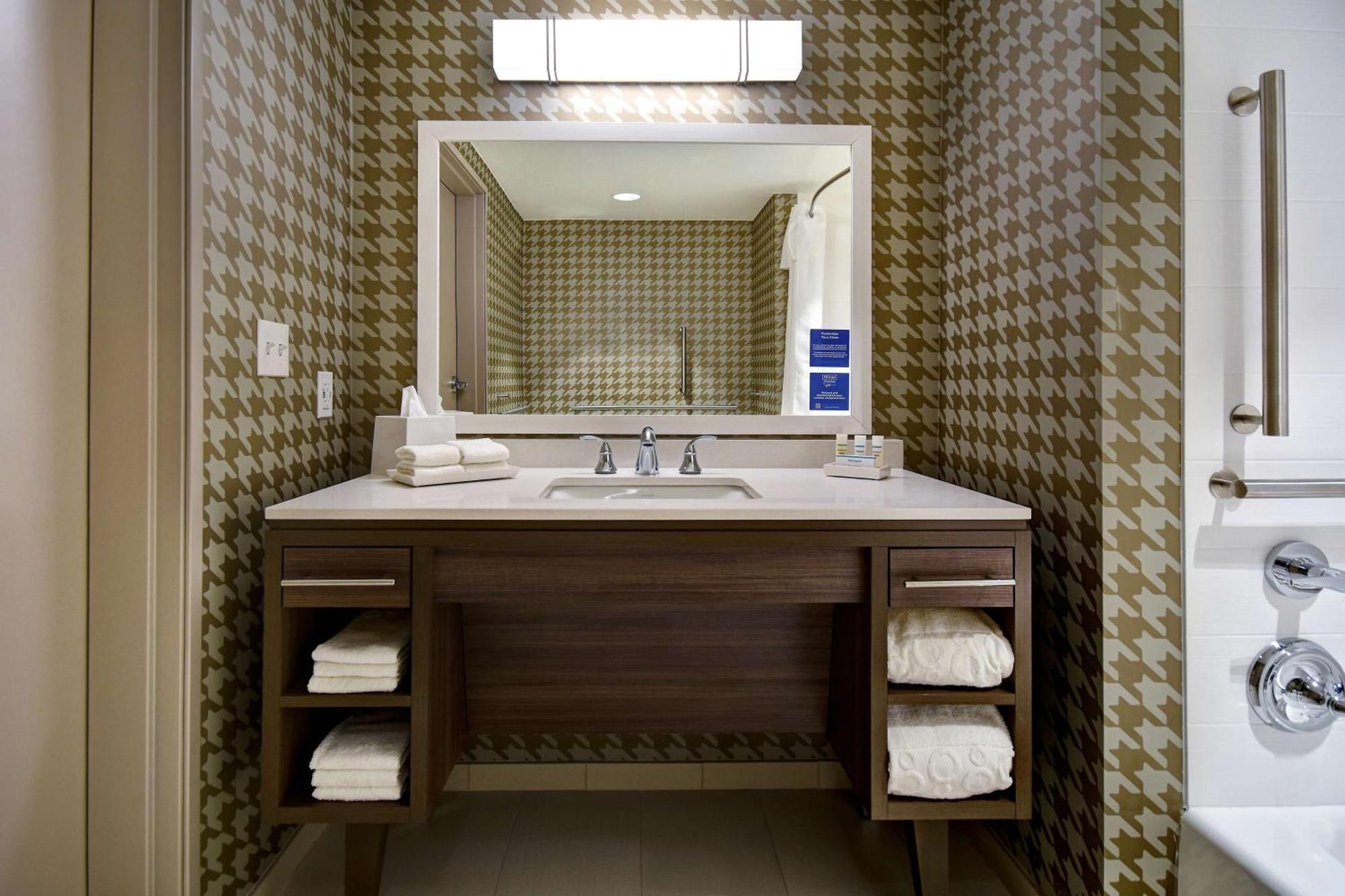 Home2 Suites Wichita Downtown Delano, Ks Esterno foto